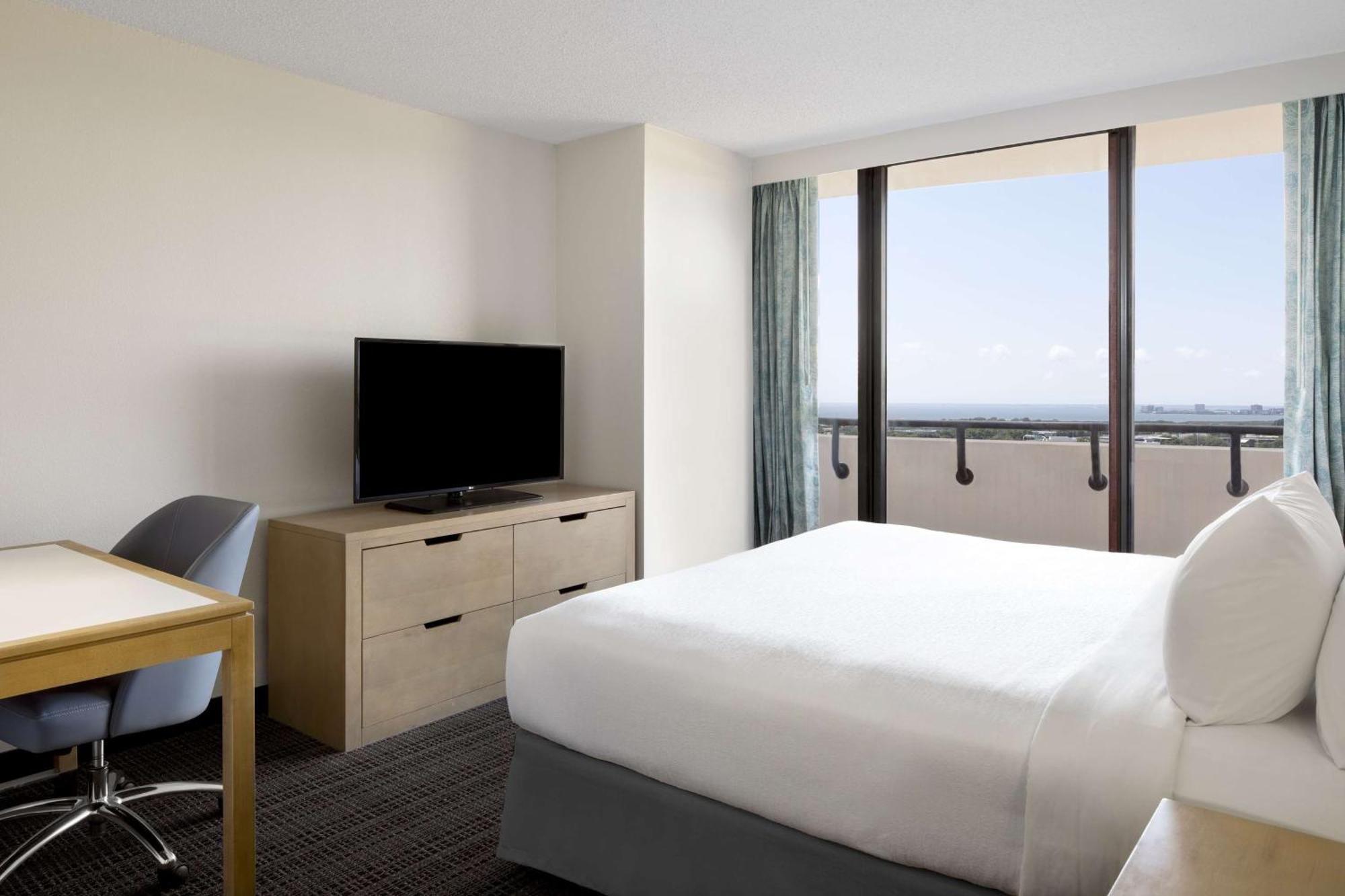 Embassy Suites By Hilton Tampa Airport Westshore Exteriér fotografie