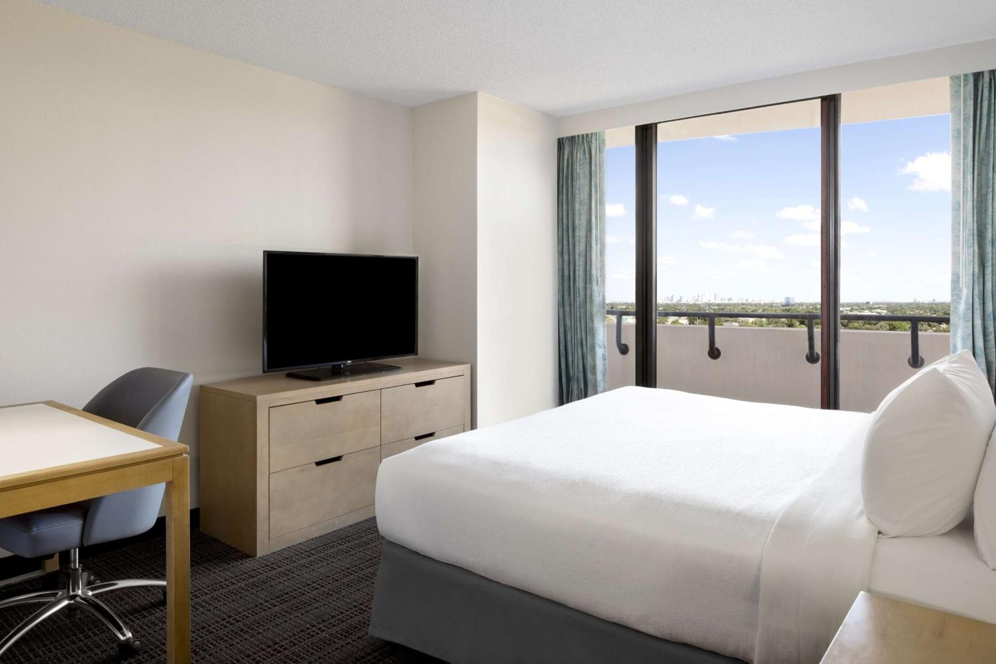 Embassy Suites By Hilton Tampa Airport Westshore Exteriér fotografie